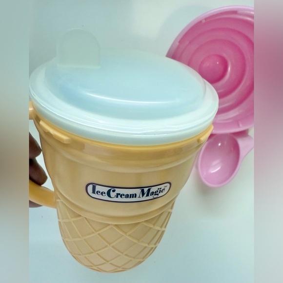 Ice Cream Magic - Personal Ice Cream Maker with instructions - Picture 3 of 8